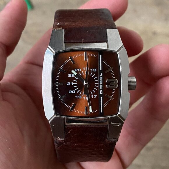 Vintage Stainless Steel Diesel Watch Water Resistant 330m Brown Watch - Picture 1 of 8